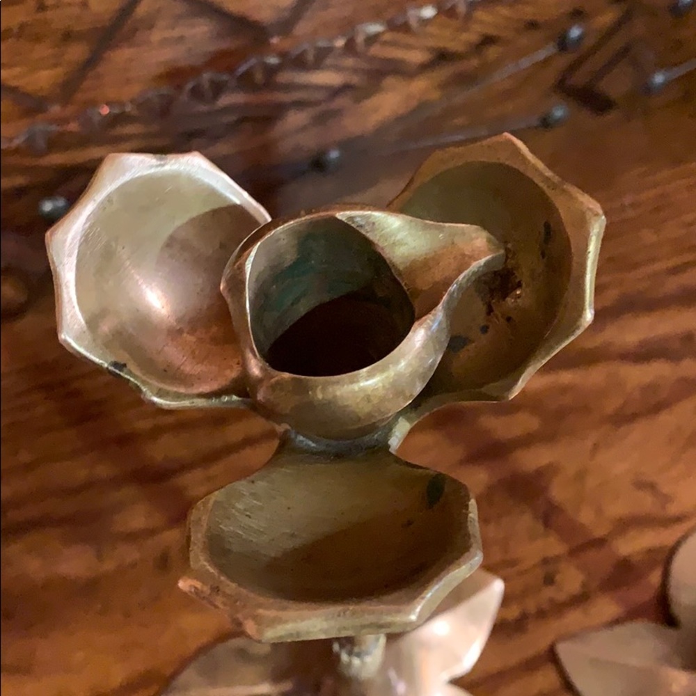 Vintage brass flower candle holders - Picture 6 of 11